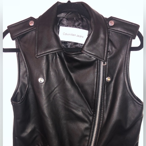 Calvin Klein Vest (XS) - Picture 5 of 7